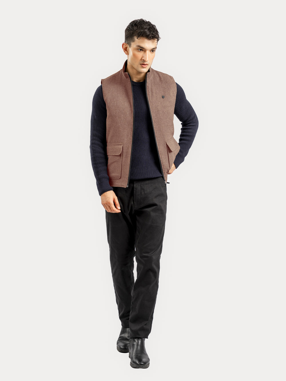 Auburnbrownquiltedsleevelessjacketbrumanopakistan2 d93adb9f 763a 423b 9089 a3edc3c2c898