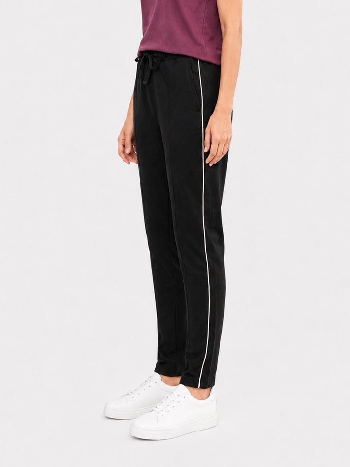 Black Sporty Regular Fit Knitted Pajama - Women