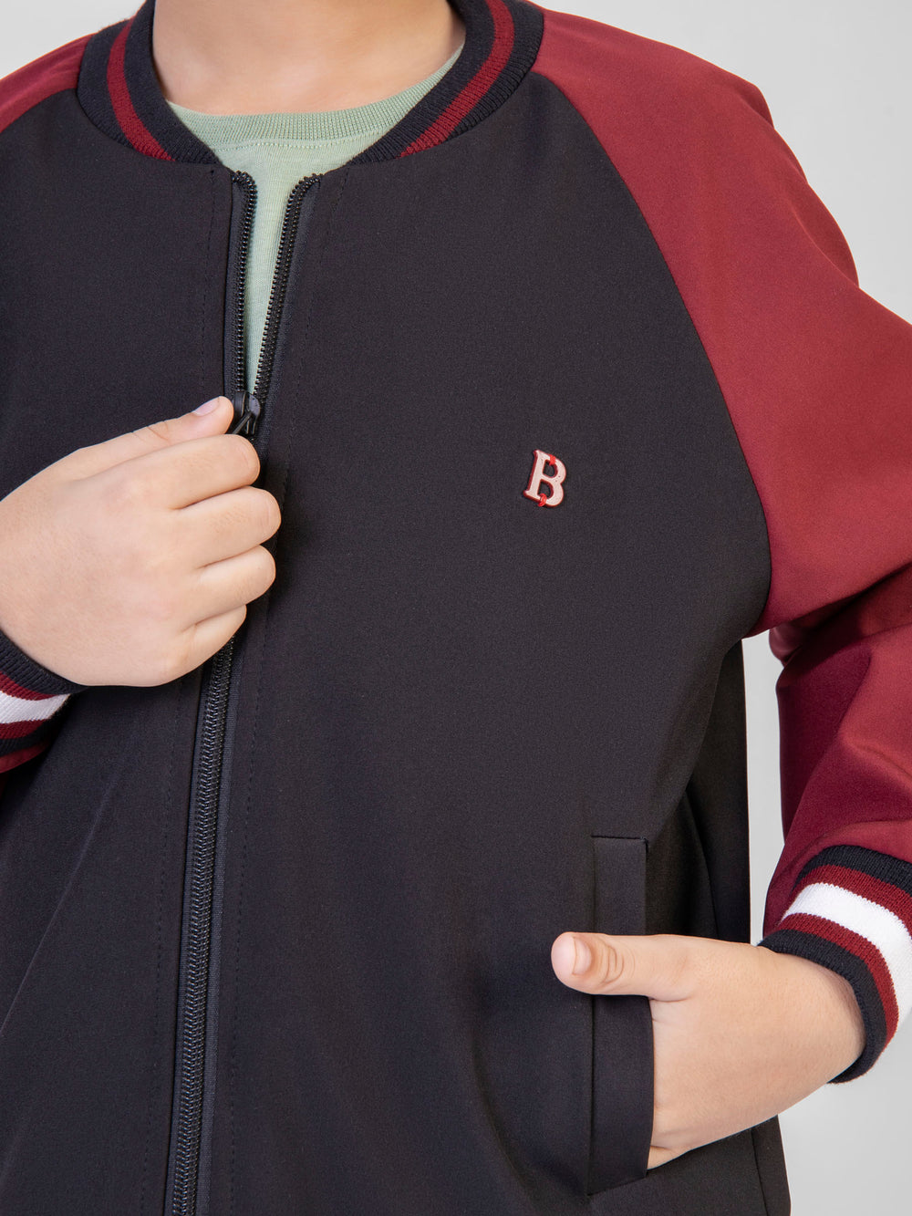 Blackraglanjacketwithcontrastingsleeves collarbrumanopakistan2