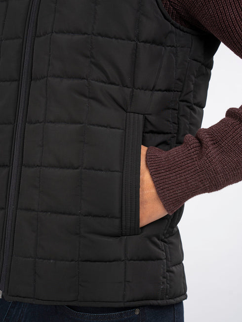 Black Sleeveless Quilted Jacket With Sporty Baseball Collar