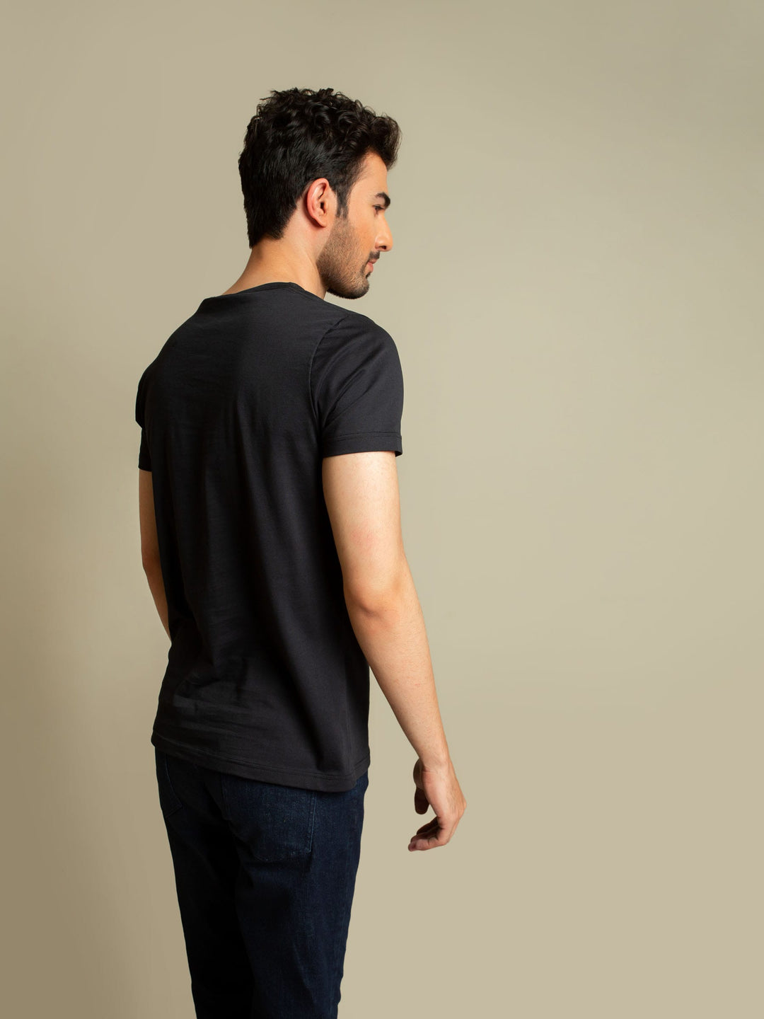 Black crew neck t-shirt brumano pakistan