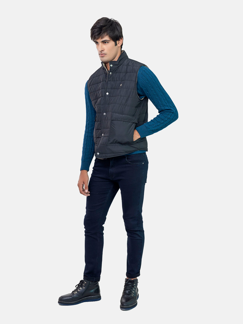 Black Sleeveless Quilted Gilet